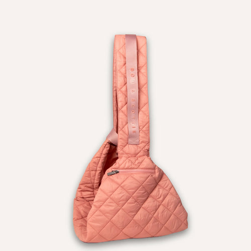 The Bob Carrier in roze, gewatteerde draagtas voor kleine honden, vooraanzicht