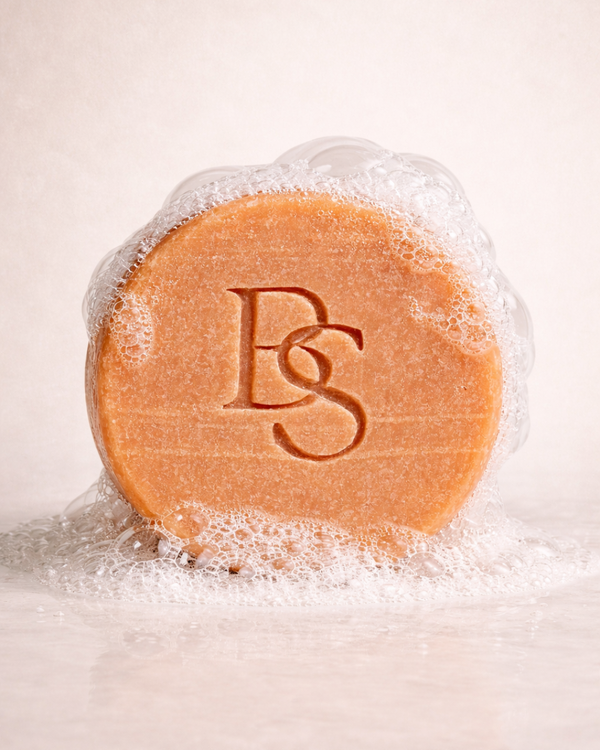 Bob & Scottie Velvet Oudh hondenshampoo bar - warme oudh geur voor een verzorgde hondenvacht