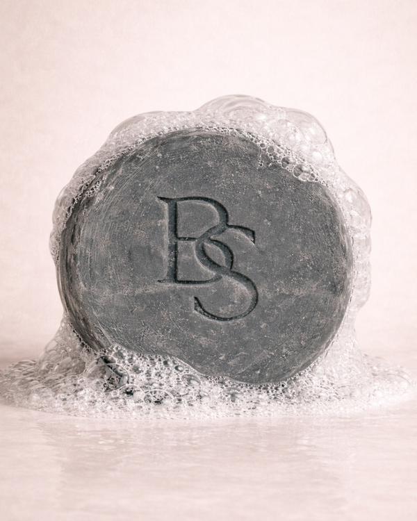Bob & Scottie Whispering Linen hondenshampoo bar - frisse linnen geur voor kleine honden